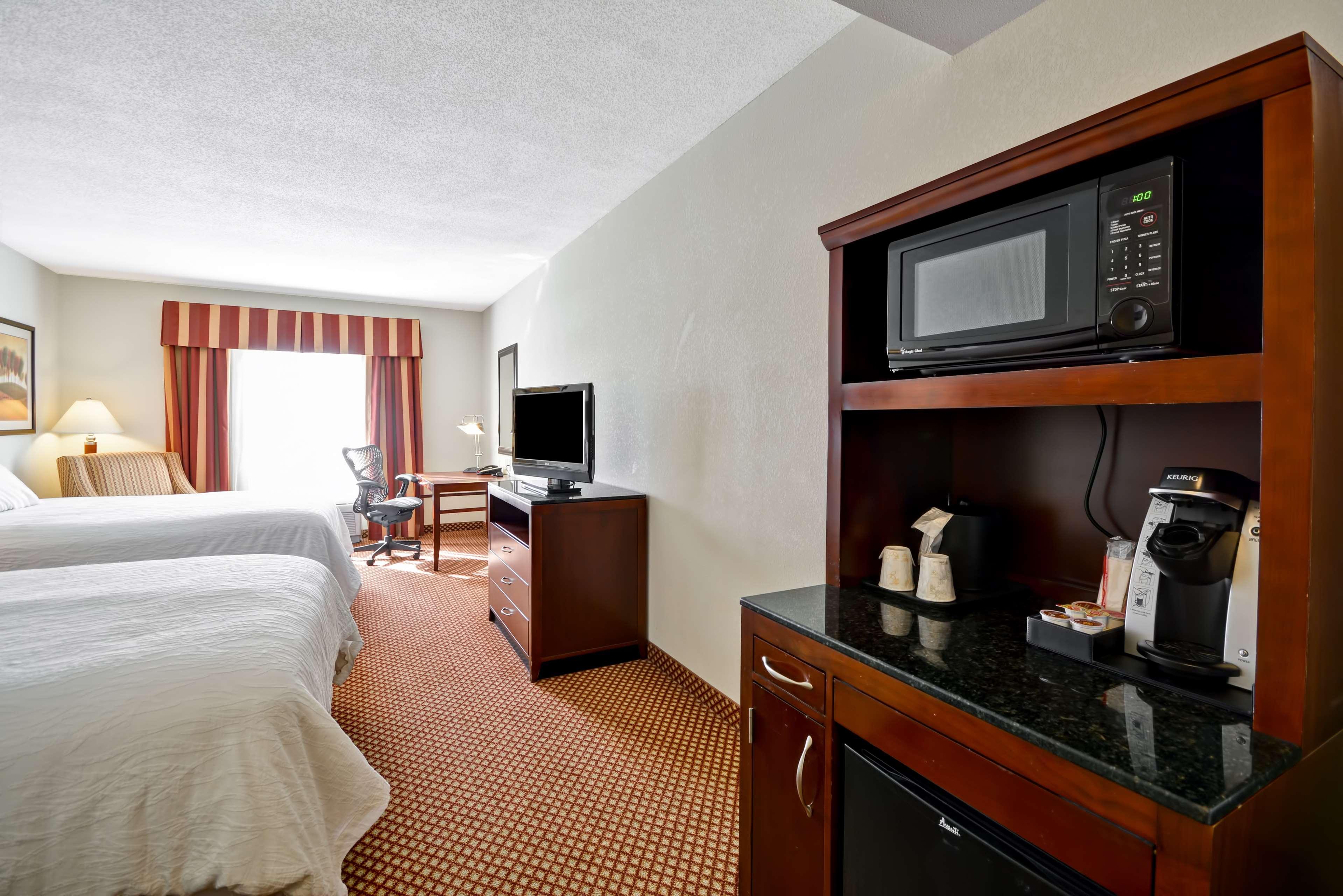 Hilton Garden Inn Tampa Riverview Brandon Exterior photo