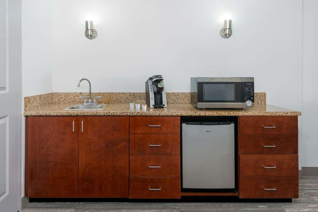 Hilton Garden Inn Tampa Riverview Brandon Room photo